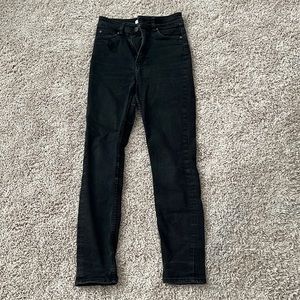 Size 4, black skinny H&M jeans barley worn